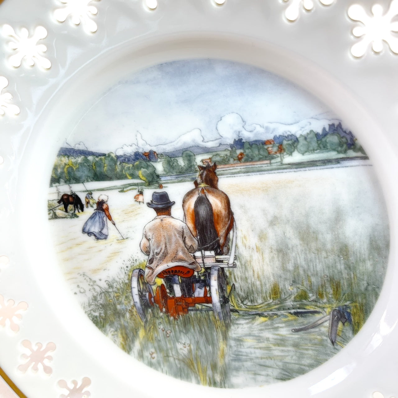 カール ラーション ／Carl Larsson／ プレート ／農場と小屋／B＆G カール ラーション ヴィンテージ デコレーション プレート HOST 収穫