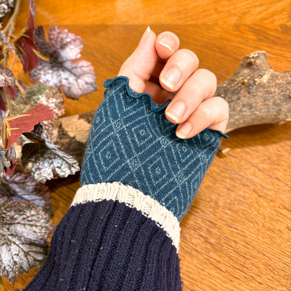 リストウォーマー  ウール 青 blue  スウェーデン エドゥルスドッター Rhombus majolika blue Edursdotter wool sweden wrist warmers