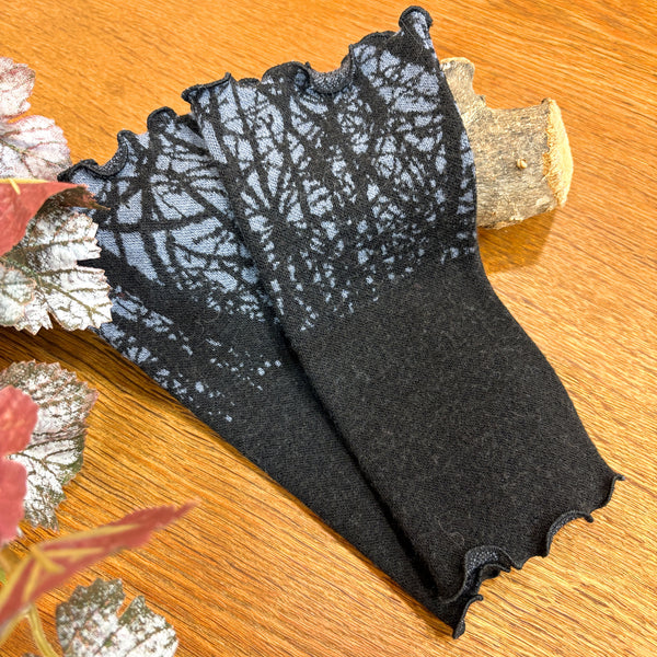 リストウォーマー  ウール 黒・青 black/blue  スウェーデン エドゥルスドッター Cherry Blue2  Edursdotter wool sweden wrist warmers