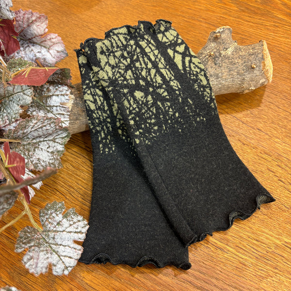 リストウォーマー  ウール 黒・緑 black/green  スウェーデン エドゥルスドッター Cherry Bleck-Green2  Edursdotter wool sweden wrist warmers