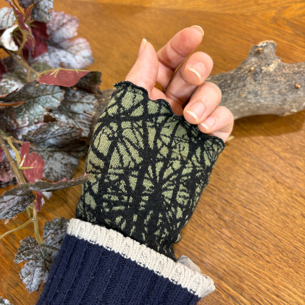 リストウォーマー  ウール 黒・緑 black/green  スウェーデン エドゥルスドッター Cherry Bleck-Green2  Edursdotter wool sweden wrist warmers