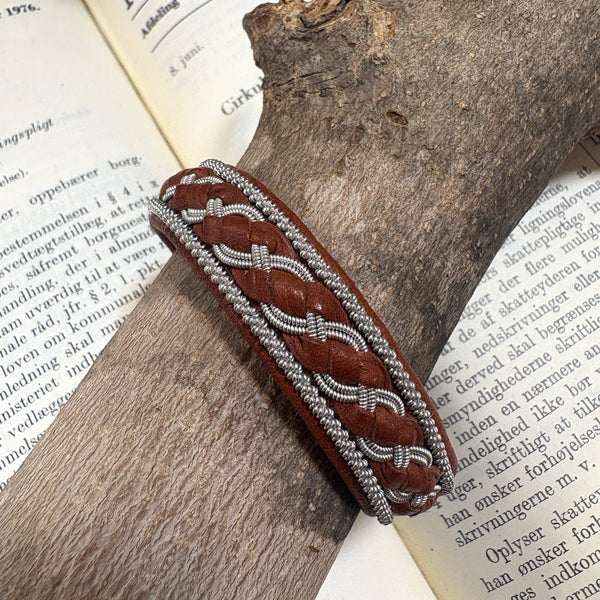 サーミ ブレスレットKEBNE 赤 red ハンドメイド 北欧 スウェーデン アクセサリー SAMI Sweden