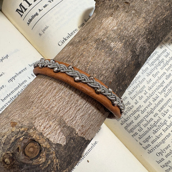 サーミ ブレスレット SNOFALL camel キャメル ハンドメイド 北欧 スウェーデン アクセサリー SAMI Sweden