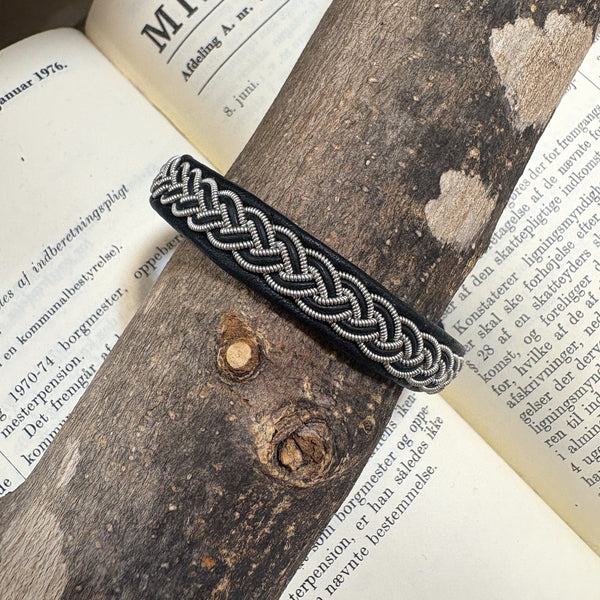 サーミ ブレスレット SKOG black 黒 ハンドメイド 北欧 スウェーデン アクセサリー SAMI Sweden