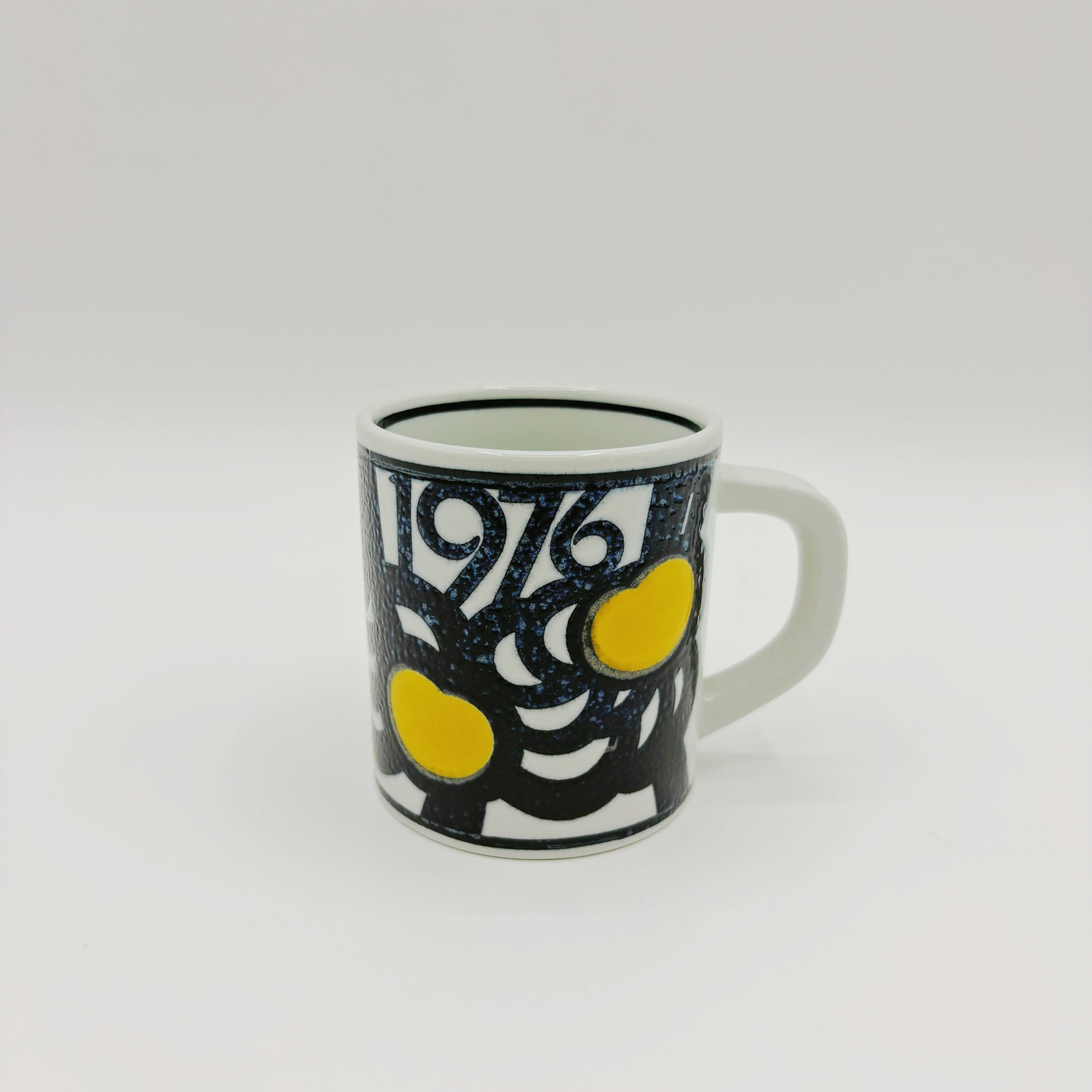 ロイヤルコペンハーゲン イヤーマグ コーヒーマグ Sサイズ 1976年 北欧 ヴィンテージ デンマーク Royal copenhagen Anne Marie Trolle