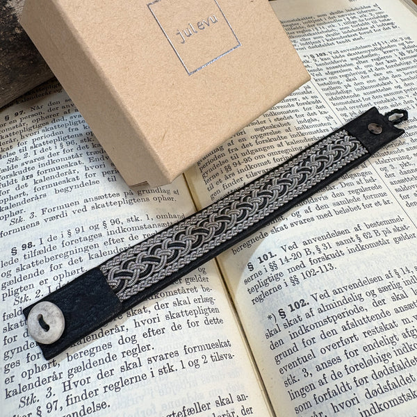 サーミ ブレスレット AHAKKA Black 黒 ハンドメイド 北欧 スウェーデン アクセサリー SAMI Sweden