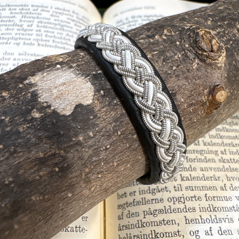 サーミ ブレスレット KUST Black 黒 ハンドメイド 北欧 スウェーデン アクセサリー SAMI Sweden