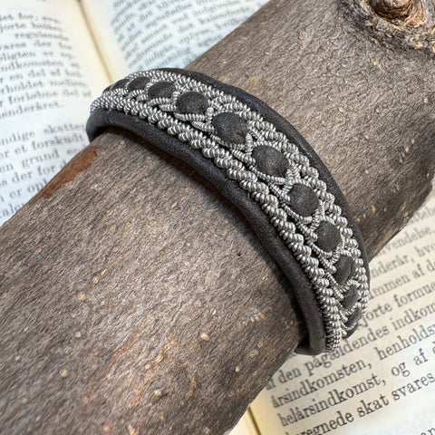 サーミ ブレスレット GLANTA Black 黒 ハンドメイド 北欧 スウェーデン アクセサリー SAMI Sweden