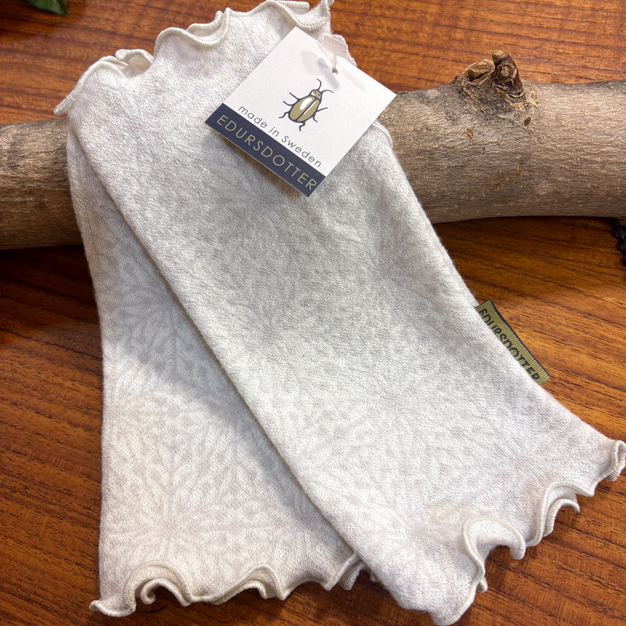 リストウォーマー  ウール 白 white スウェーデン エドゥルスドッター Flower black beige Edursdotter wool sweden wrist warmers