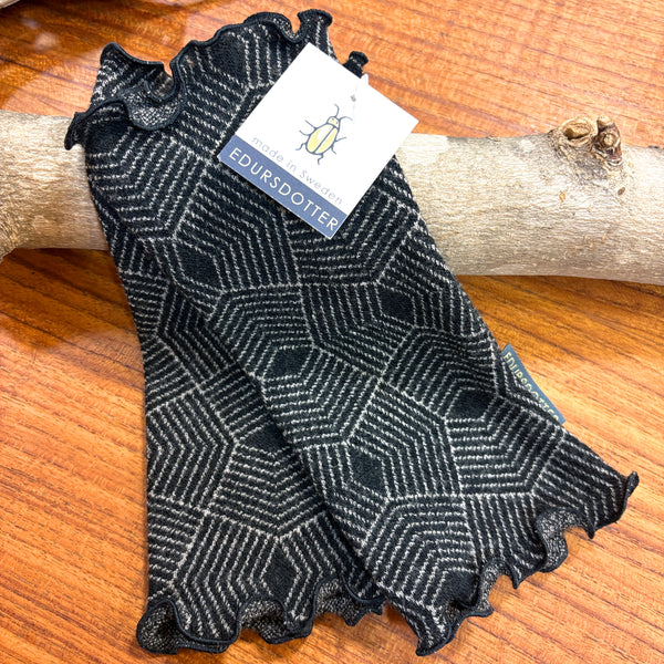 リストウォーマー  ウール 黒 black スウェーデン エドゥルスドッター polygon black-beige Edursdotter wool sweden wrist warmers