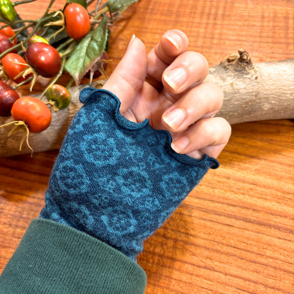 リストウォーマー  ウール 青 blue スウェーデン エドゥルスドッター florina majorika Edursdotter wool sweden wrist warmers