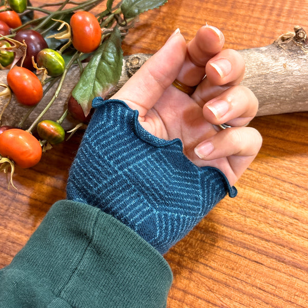 リストウォーマー  ウール 青 blue スウェーデン エドゥルスドッター polygon majolica Edursdotter wool sweden wrist warmers
