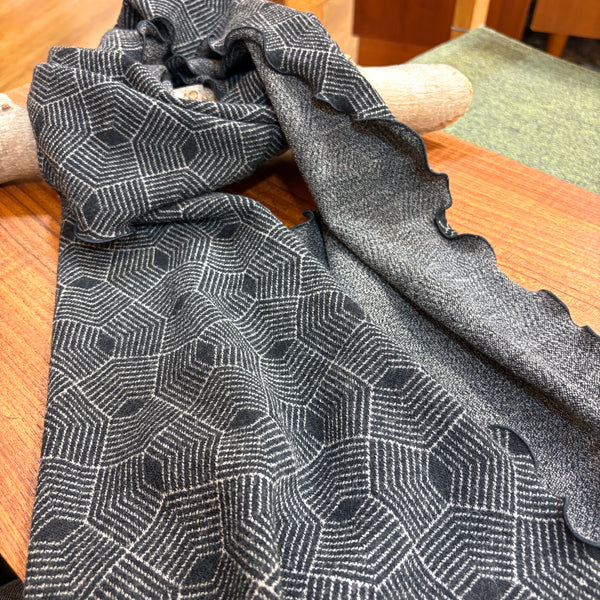 マフラー  ウール 黒 black スウェーデン エドゥルスドッター polygon black-beige Edursdotter wool sweden scarf