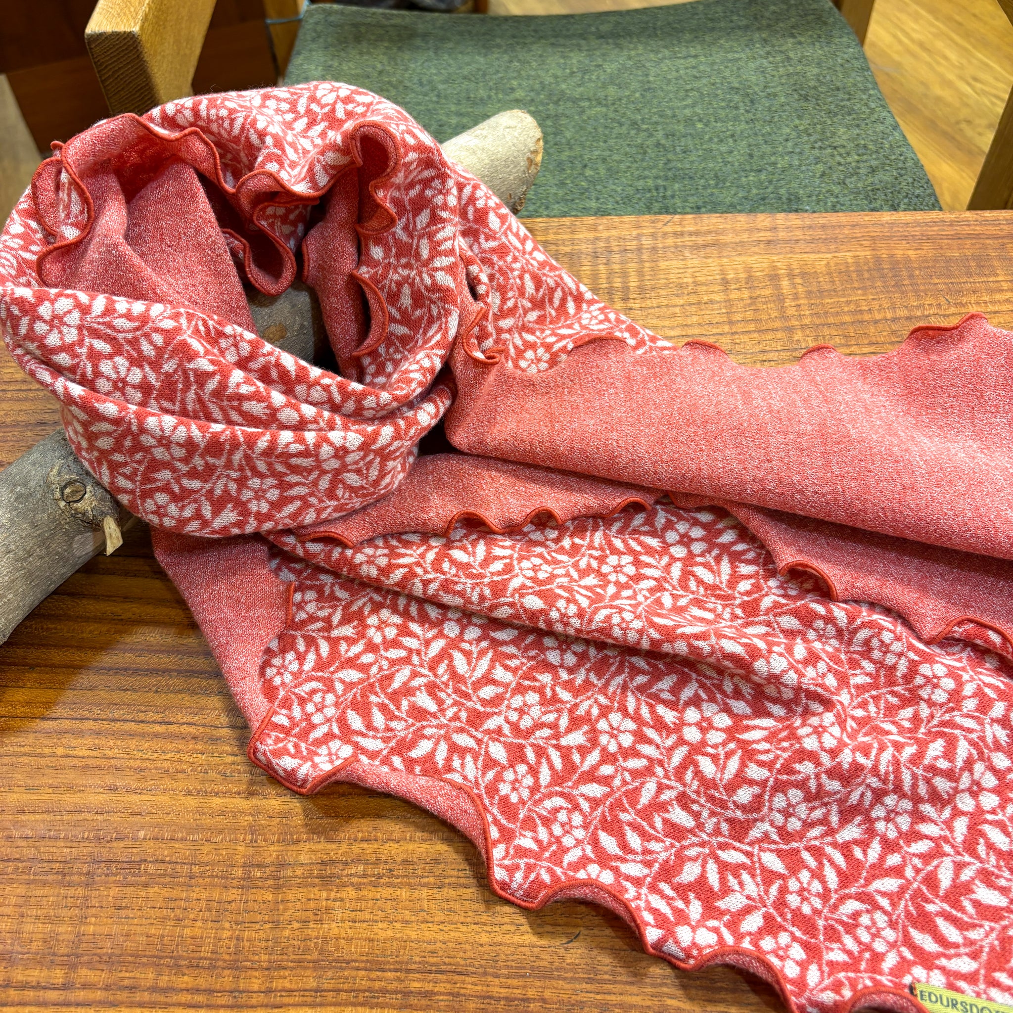 マフラー  ウール 赤 red スウェーデン エドゥルスドッター revinca teal Edursdotter wool sweden scarf